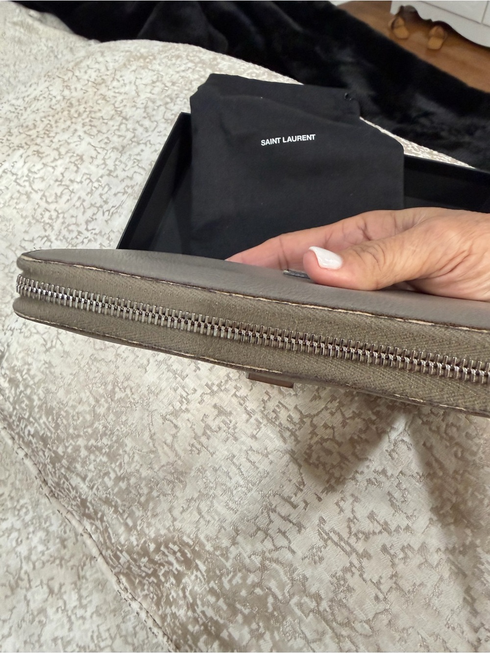 Saint Laurent Grey Pebbled Leather Continental Wallet with Silver YSL - Picture 4 of 7